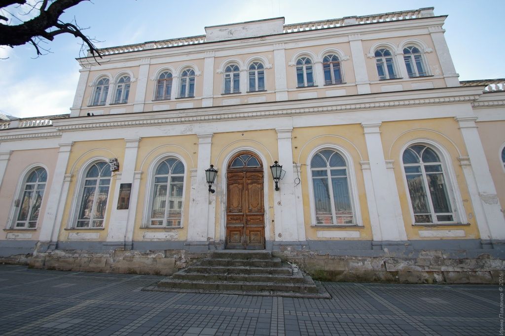 Симферополь, бывшее здание библитеки им. Франко